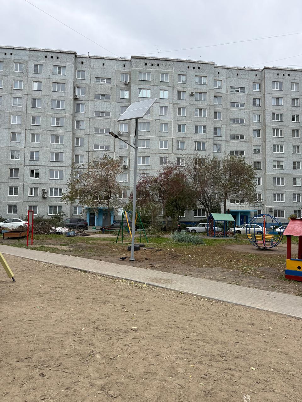 фото Автономный уличный светильник на солнечных батареях АПС1 80