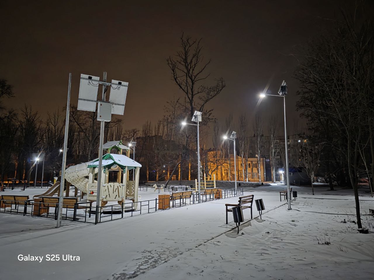 фото Автономный уличный светильник на солнечных батареях АПС1 60