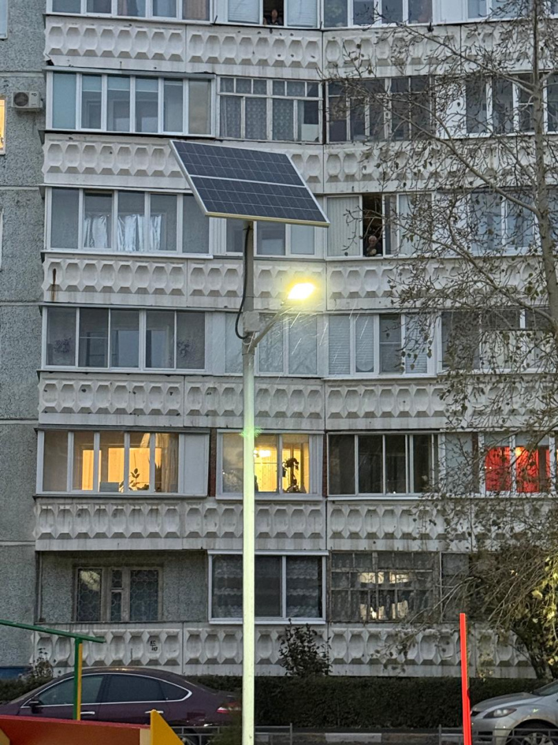 фото Автономный уличный светильник на солнечных батареях АПС1 80